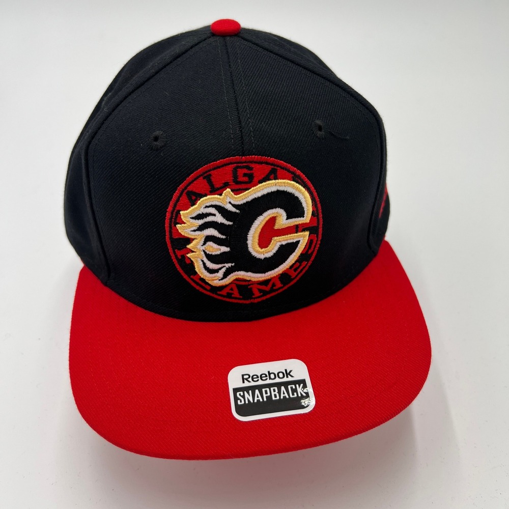 Reebok Calgary Flames NHL Snapback‎ Hat Black Red Face Off Headwear OSFM